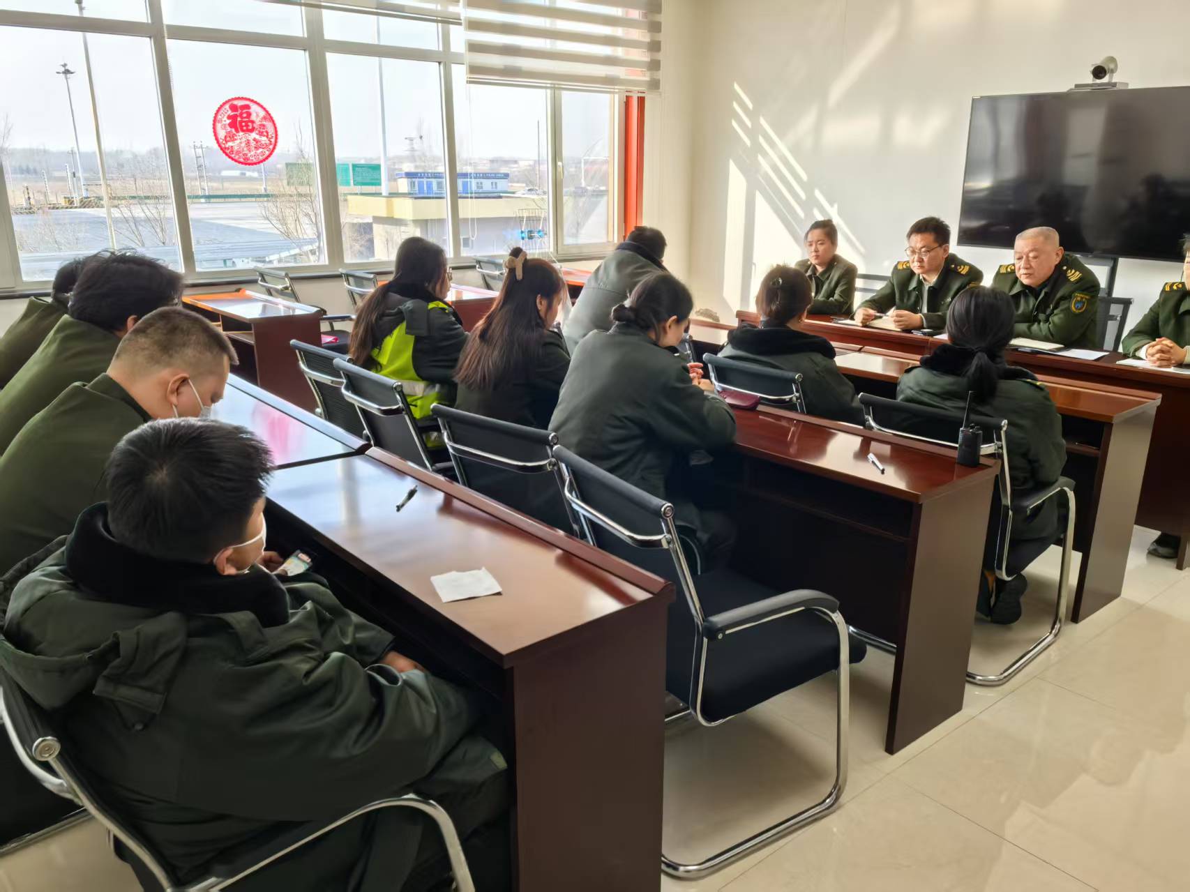 开会培训.jpg 开会培训.jpg